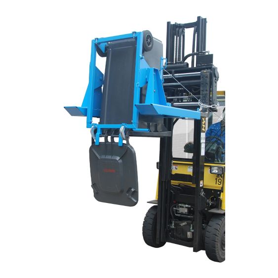 Afvalcontainer Kantelaar Bauer Blauw 1020 mm 250 kg in gebruik